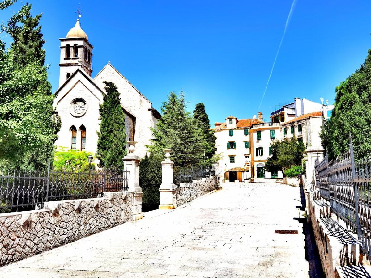 Xy Suites - Design Apartments Šibenik Esterno foto