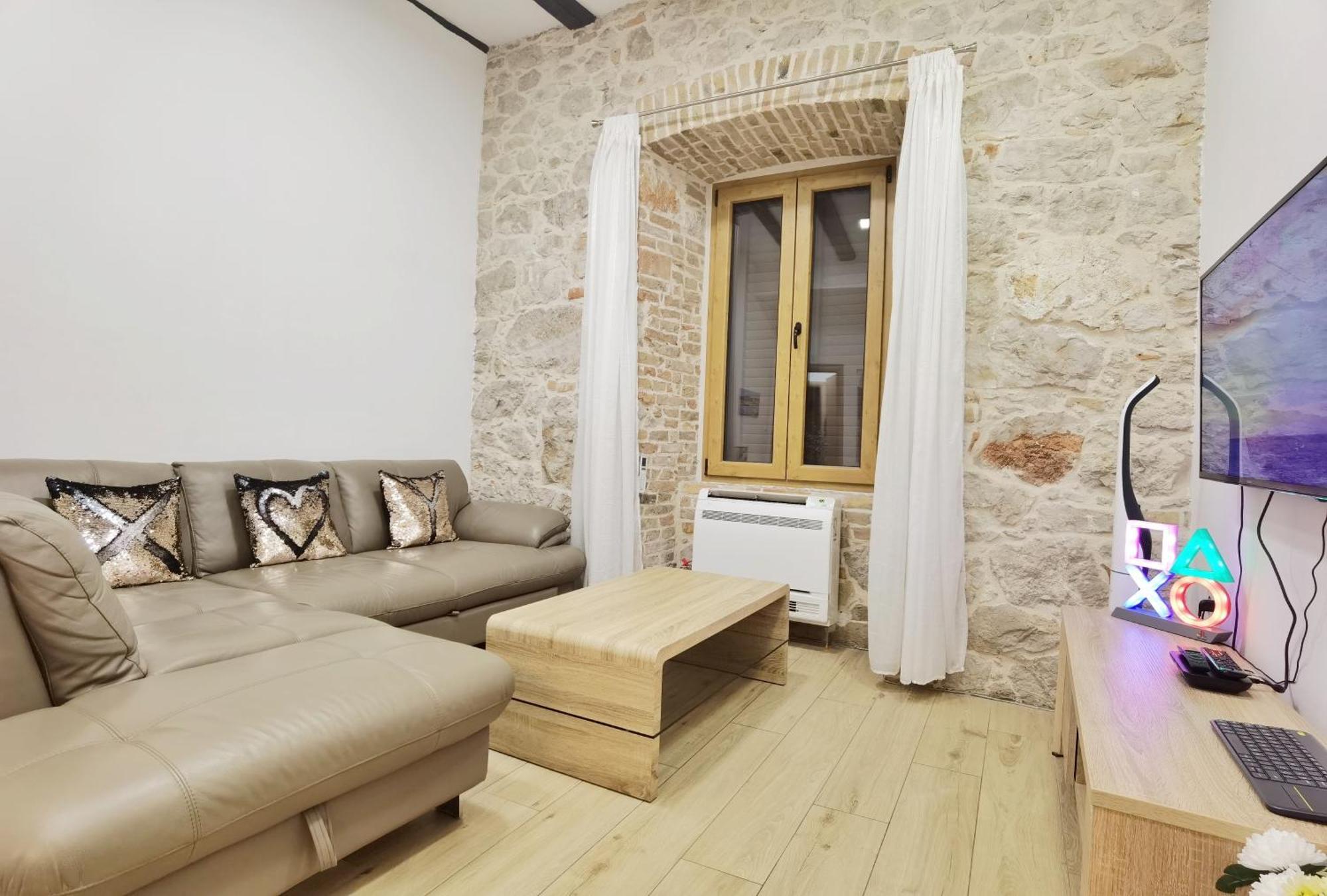 Xy Suites - Design Apartments Šibenik Esterno foto