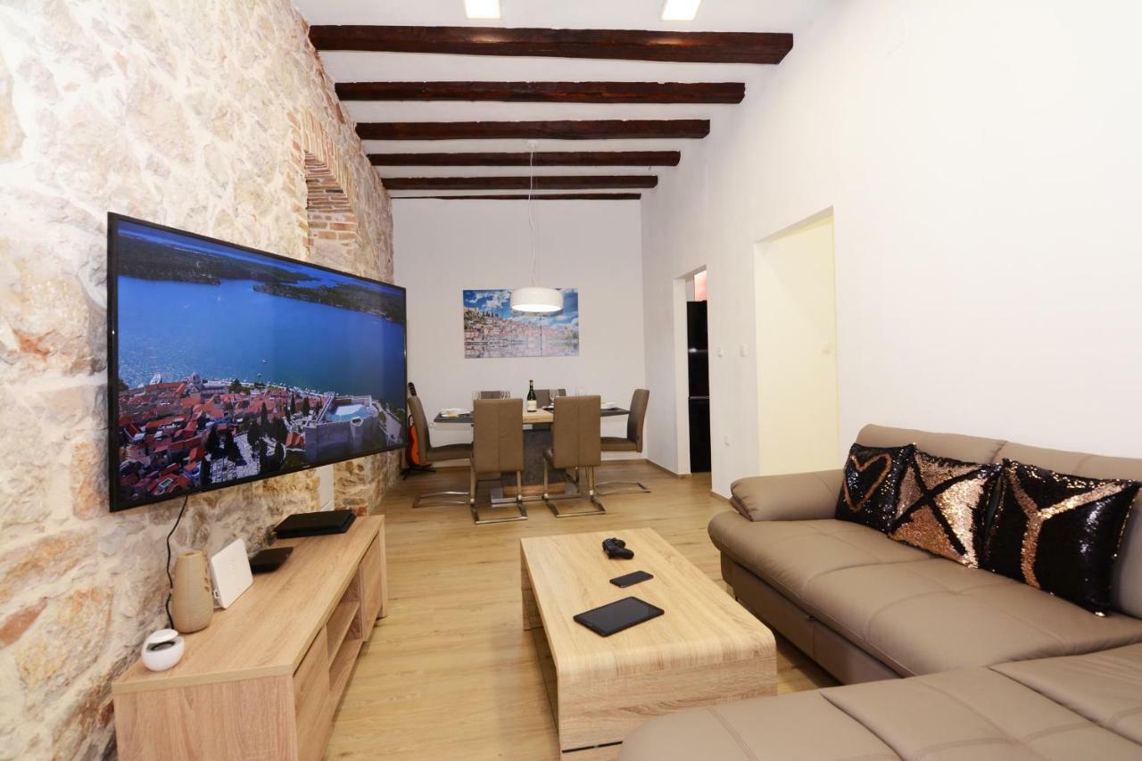 Xy Suites - Design Apartments Šibenik Esterno foto
