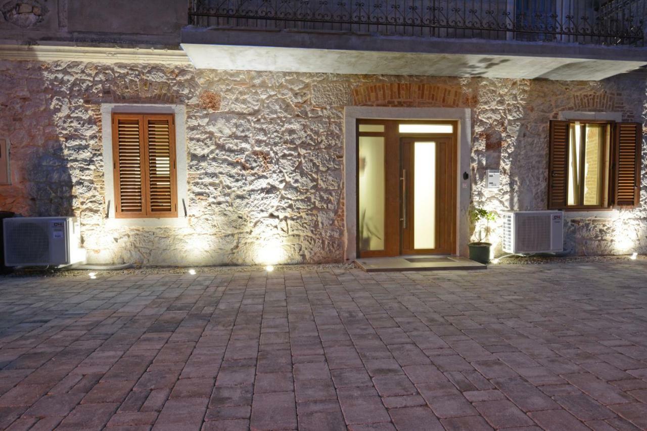 Xy Suites - Design Apartments Šibenik Esterno foto