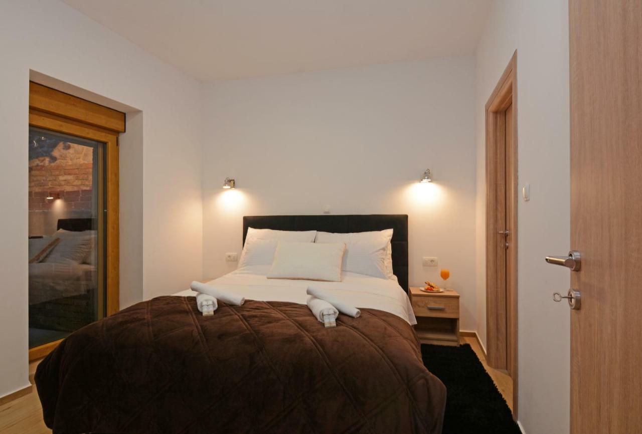 Xy Suites - Design Apartments Šibenik Esterno foto