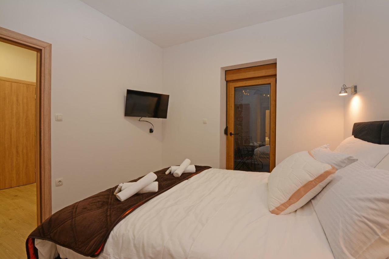Xy Suites - Design Apartments Šibenik Esterno foto